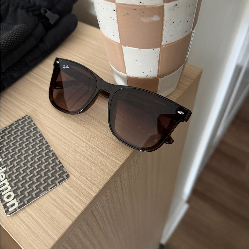 Ray Ban